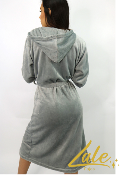Recovery Robe for Women with Long Sleeves, Elegant Design and Pockets for Medical Drains