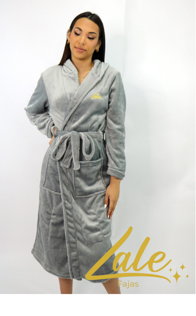 Recovery Robe for Women with Long Sleeves, Elegant Design and Pockets for Medical Drains