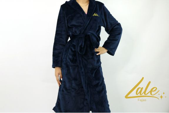 Recovery Robe for Women with Long Sleeves, Elegant Design and Pockets for Medical Drains